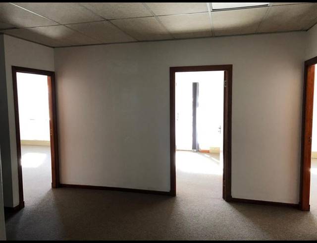 INDUSTRIAL PROPERTY TO RENT IN HALFWAY HOUSE